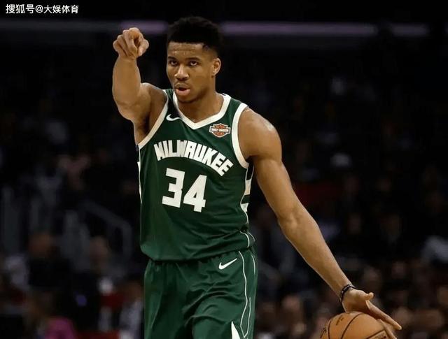 ayx-雄鹿新秀表现惊艳，全场观众掌声不断，两个不过过程没有.-ayx